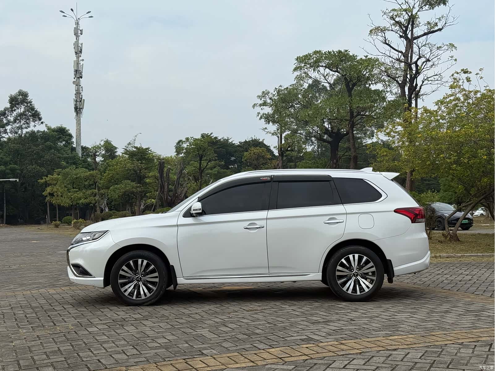 Mitsubishi Outlander, 2021 13