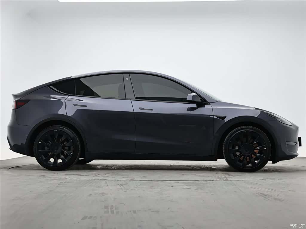Tesla Model Y, 2021 все фото
