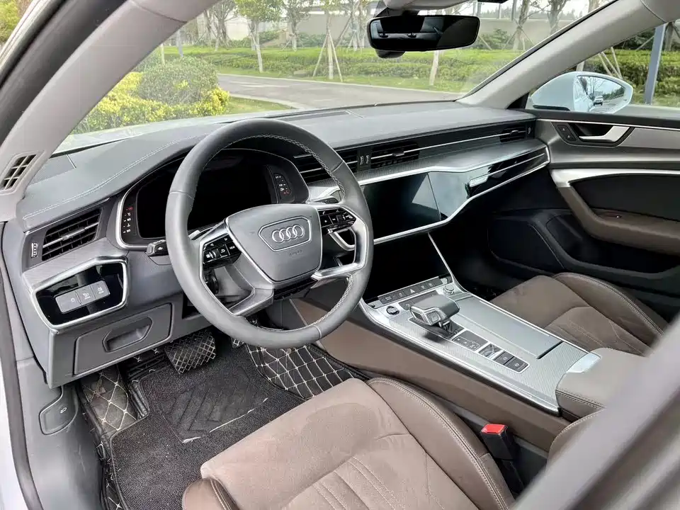 Audi A7L