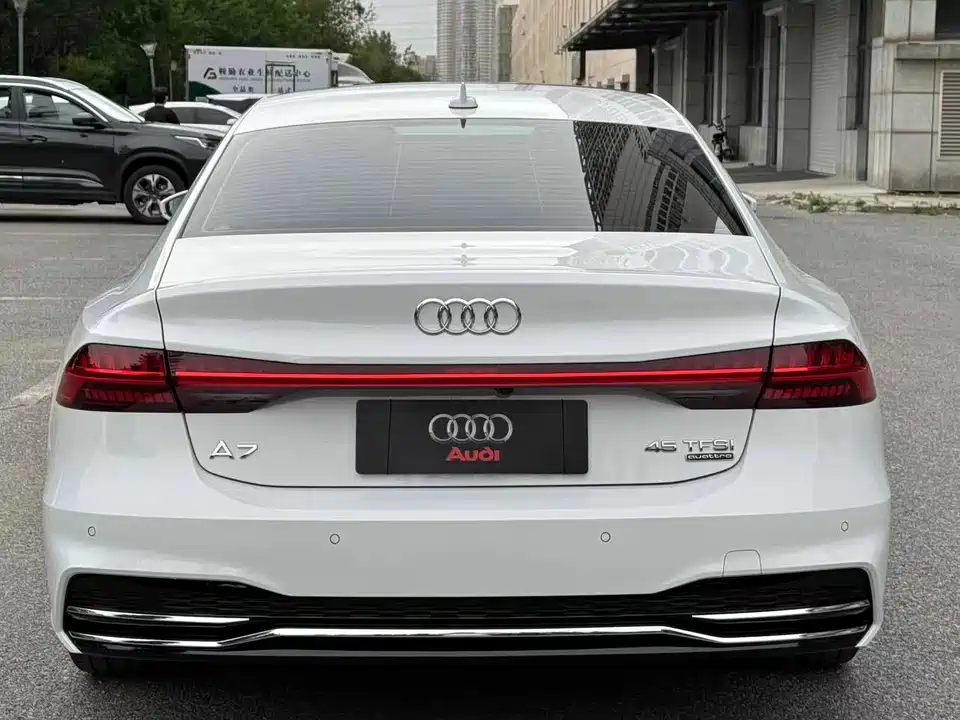 Audi A7L