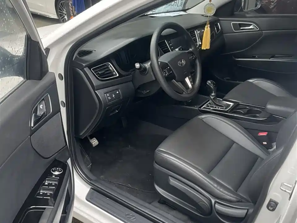 Hyundai Name picture