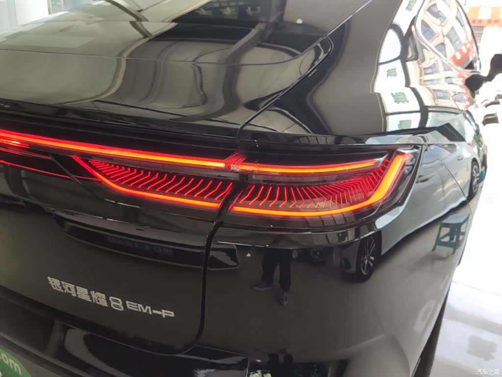 Geely 8, 2025 8