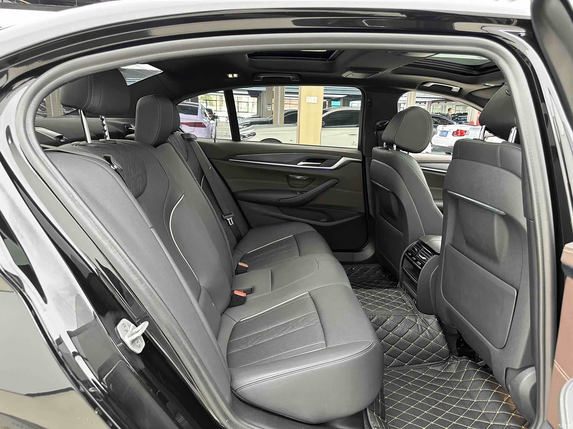 BMW 5 Series, 2021 9