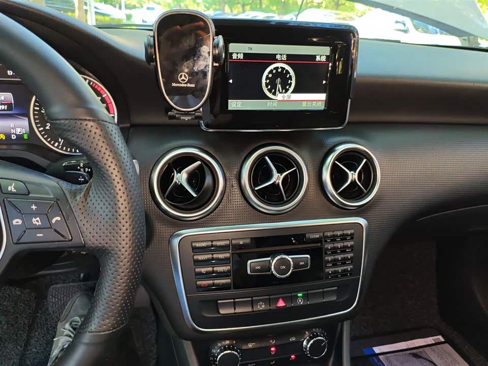 Mercedes-Benz Class A Mercedes-Benz Class A