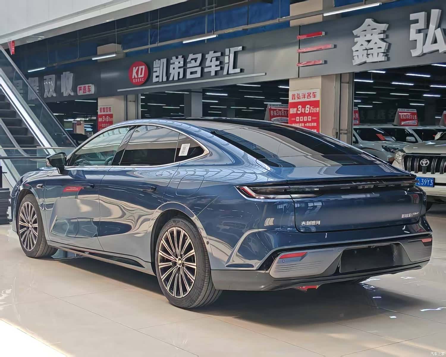 Geely 8, 2025 все фото