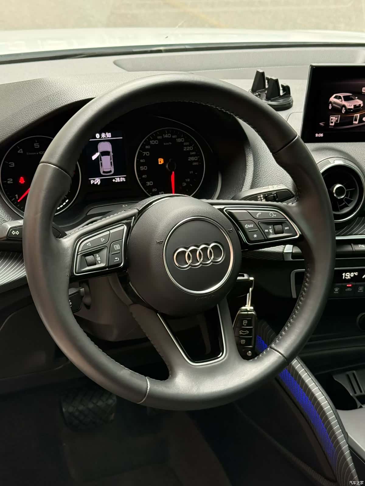 Audi Q2L, 2019 3