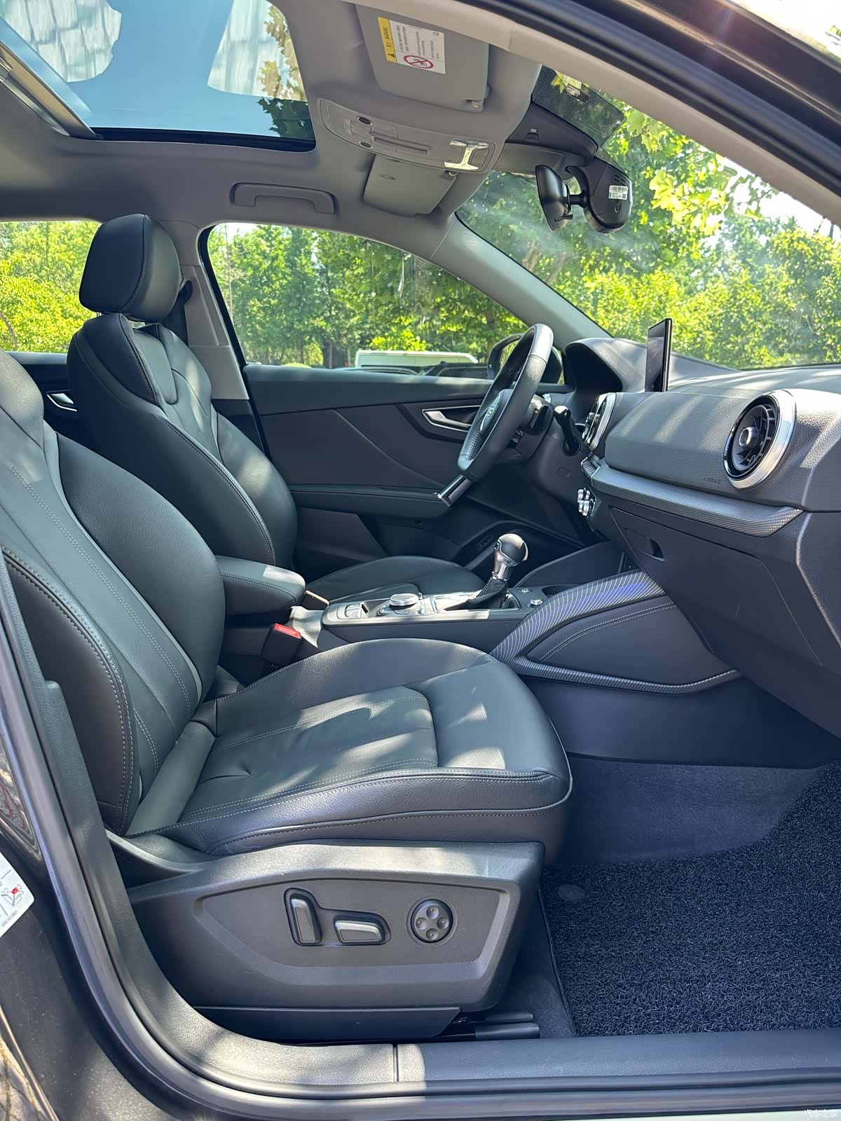 Audi Q2L, 2022 9