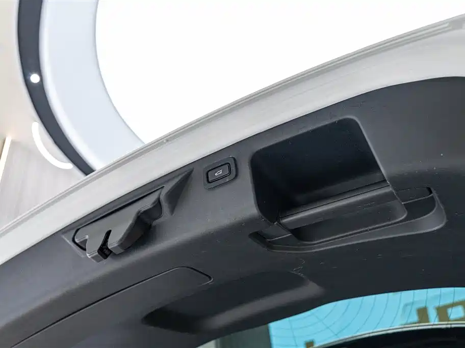 Land Rover Discover sports