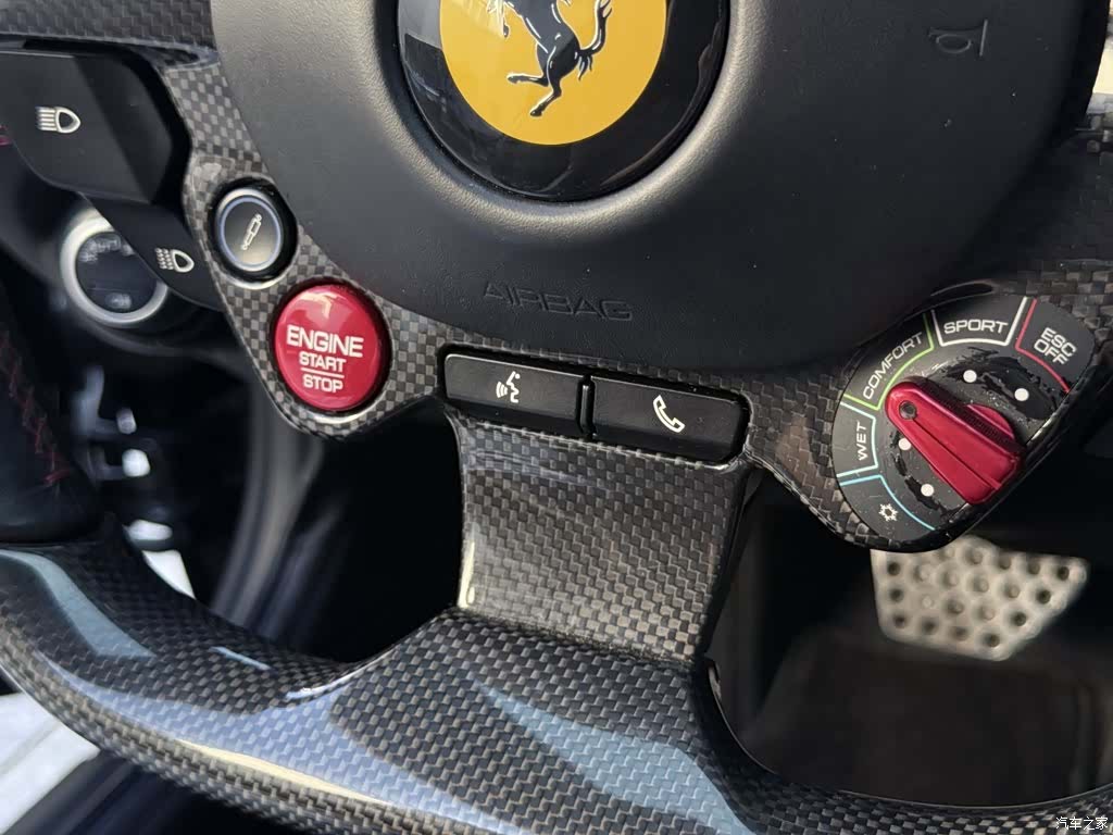 Ferrari GTC4Lus, 2019 26