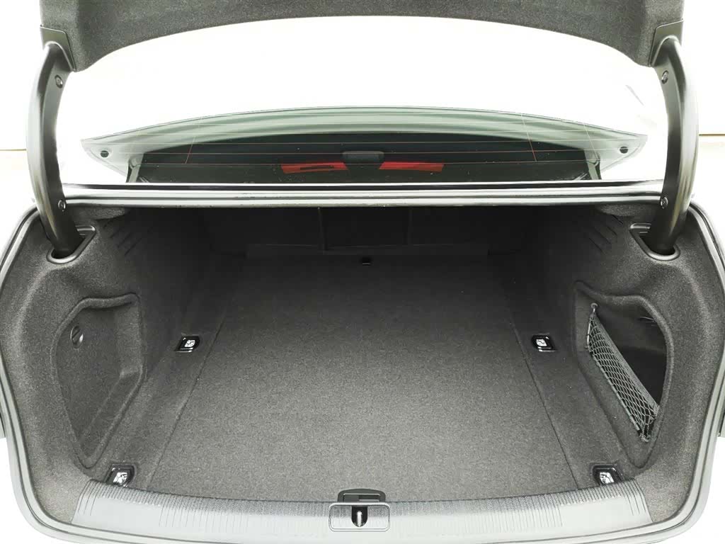 Audi A4L, 2024 19
