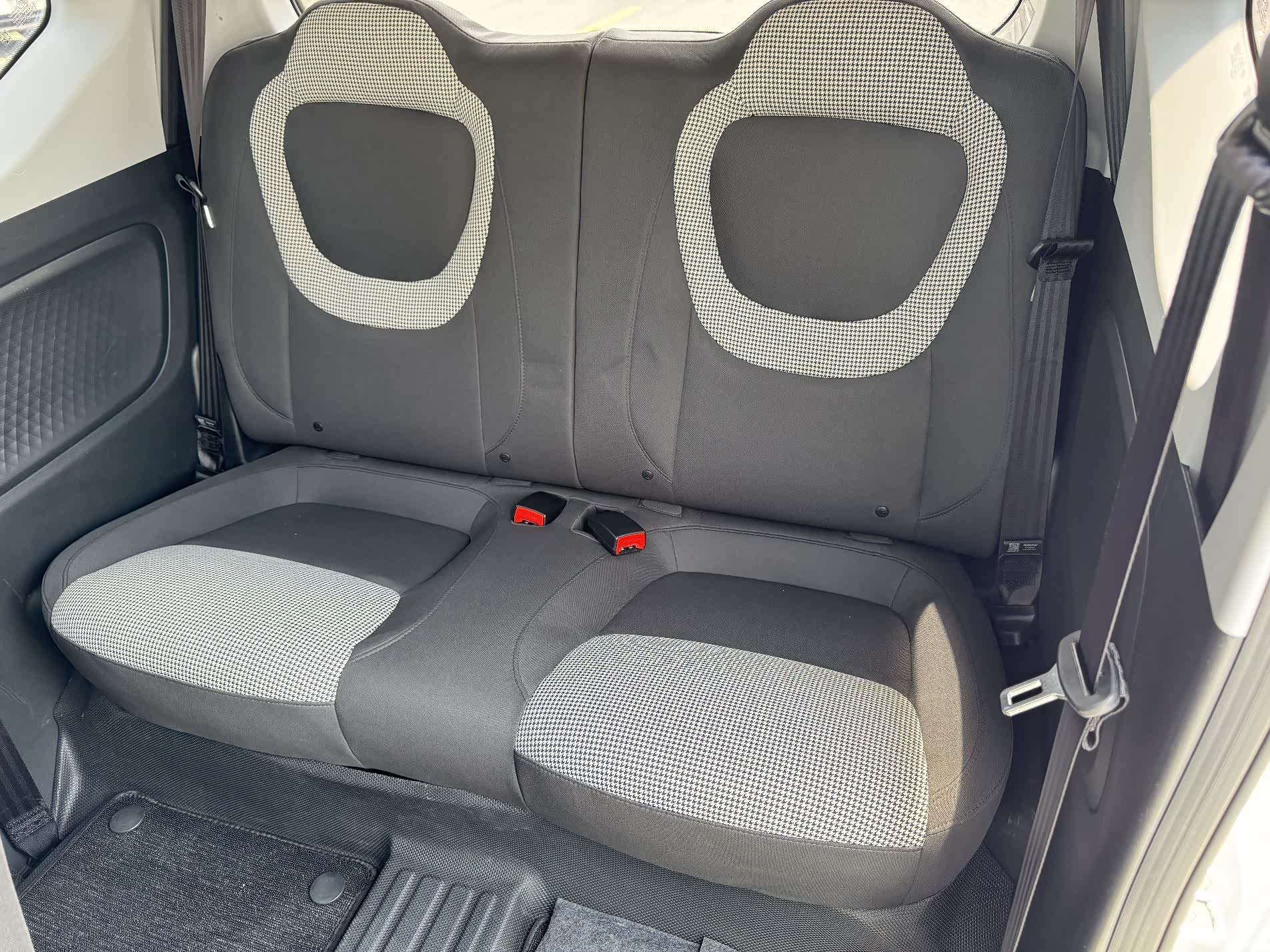 Wuling MINIEV, 2024 все фото