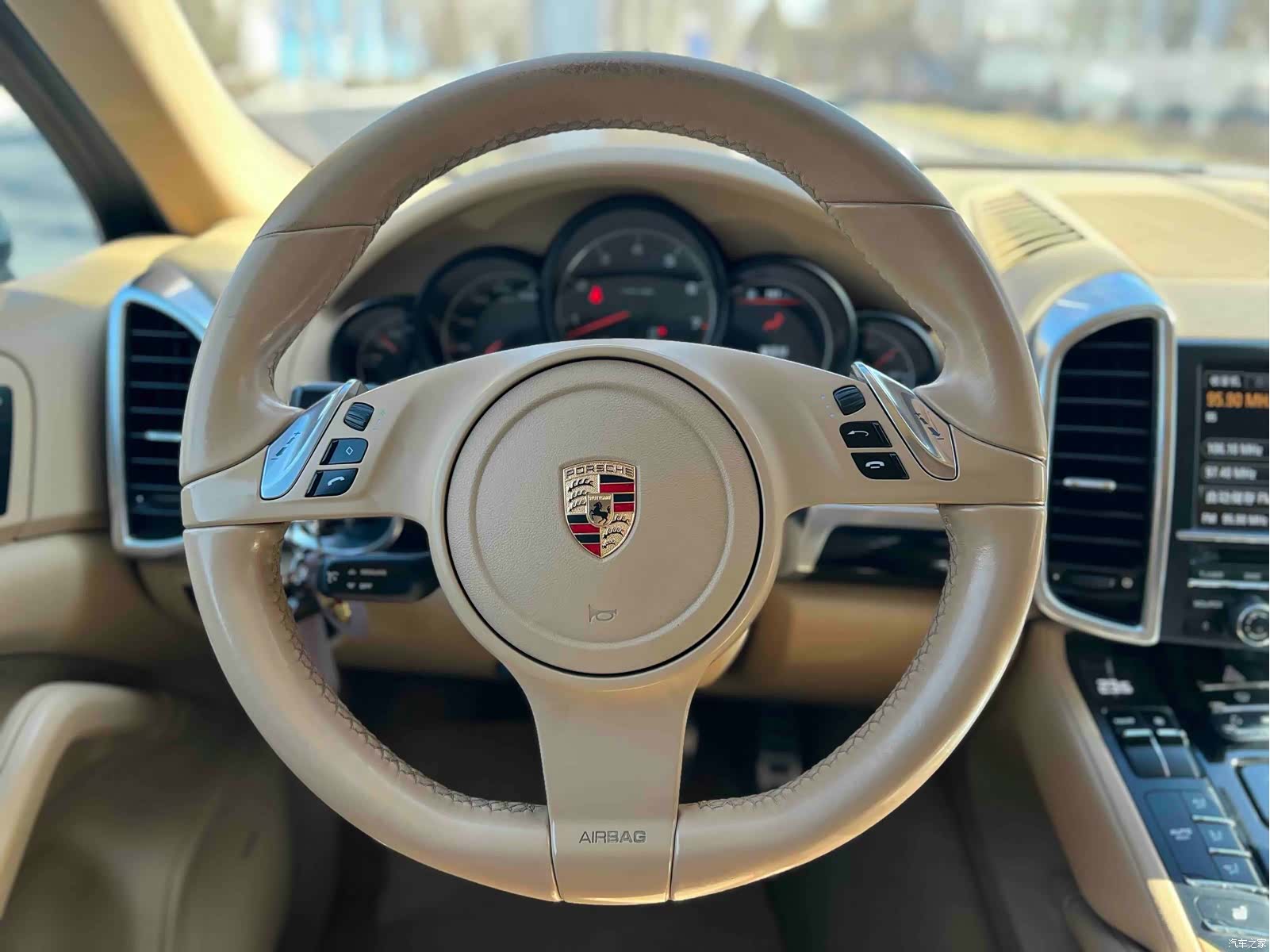 Porsche Cayenne, 2011 11