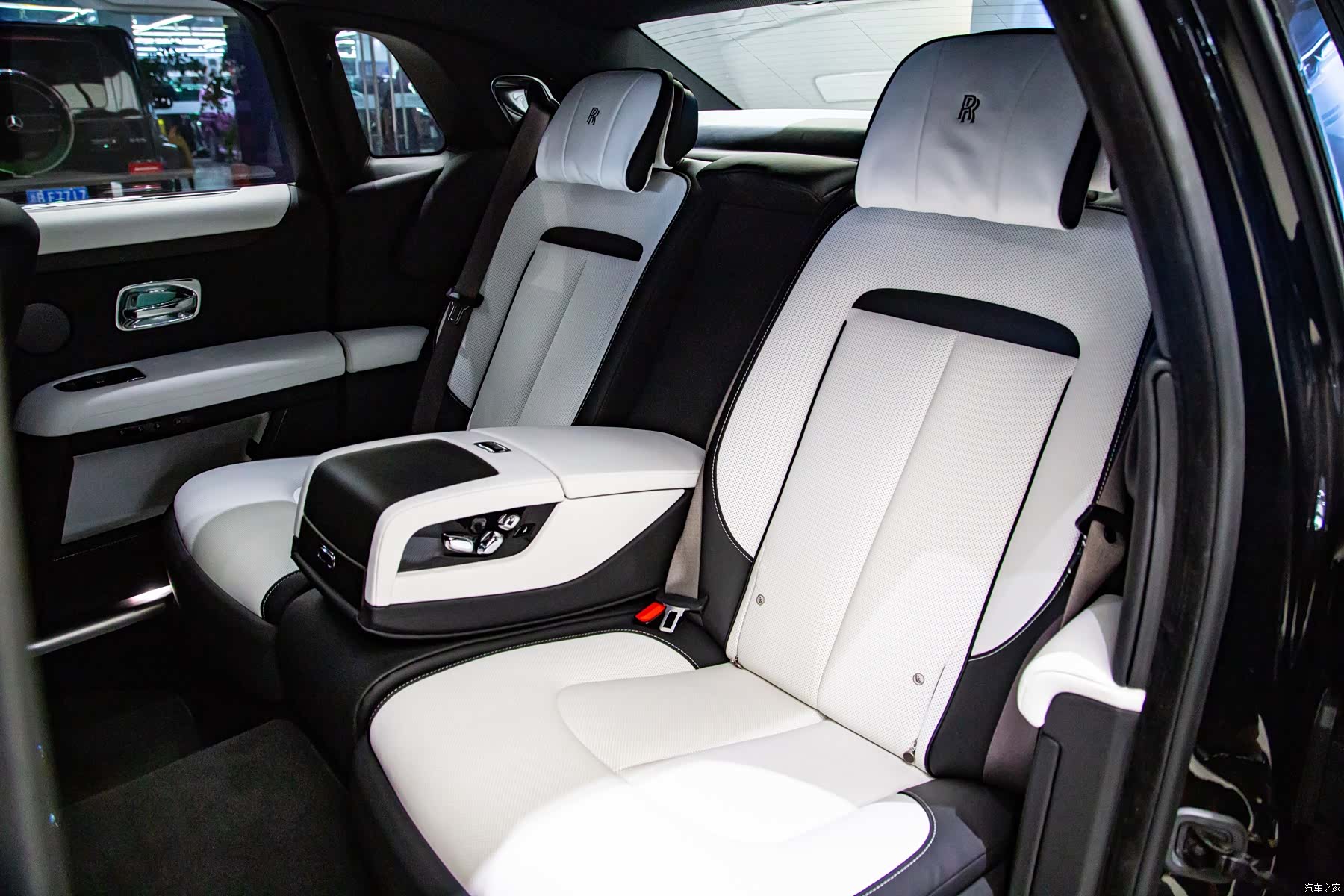 Rolls-Royce Ghost, 2021 6