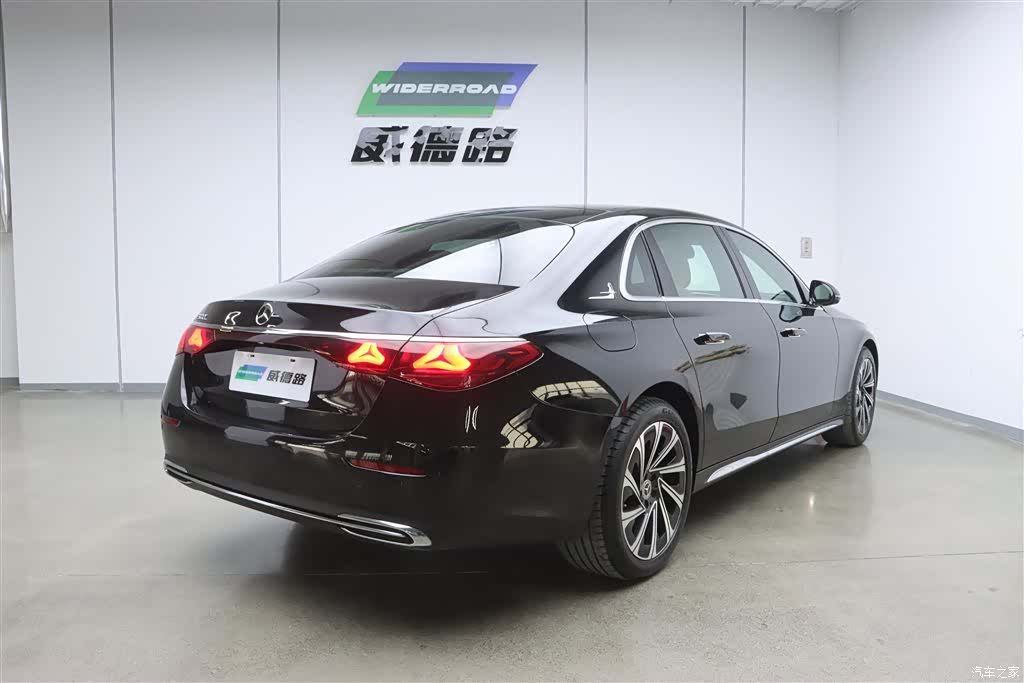 Mercedes-Benz E-Class, 2024 4