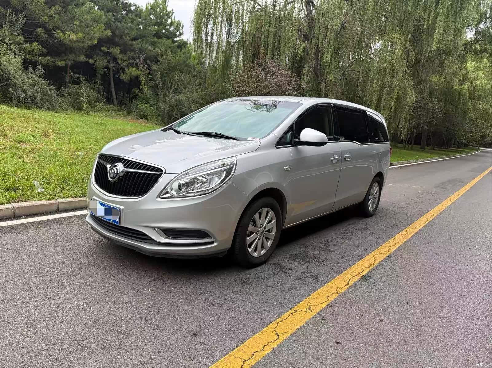Buick GL8, 2019 1
