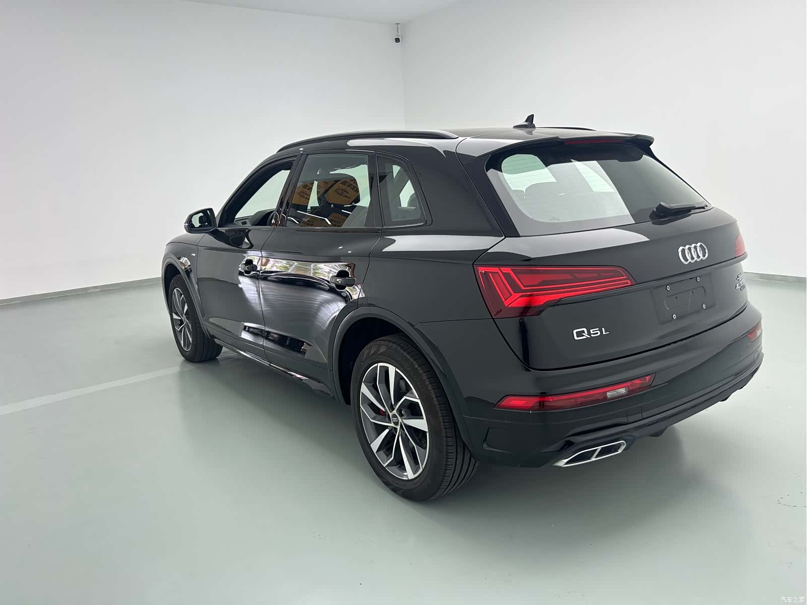 Audi Q5L, 2025 6