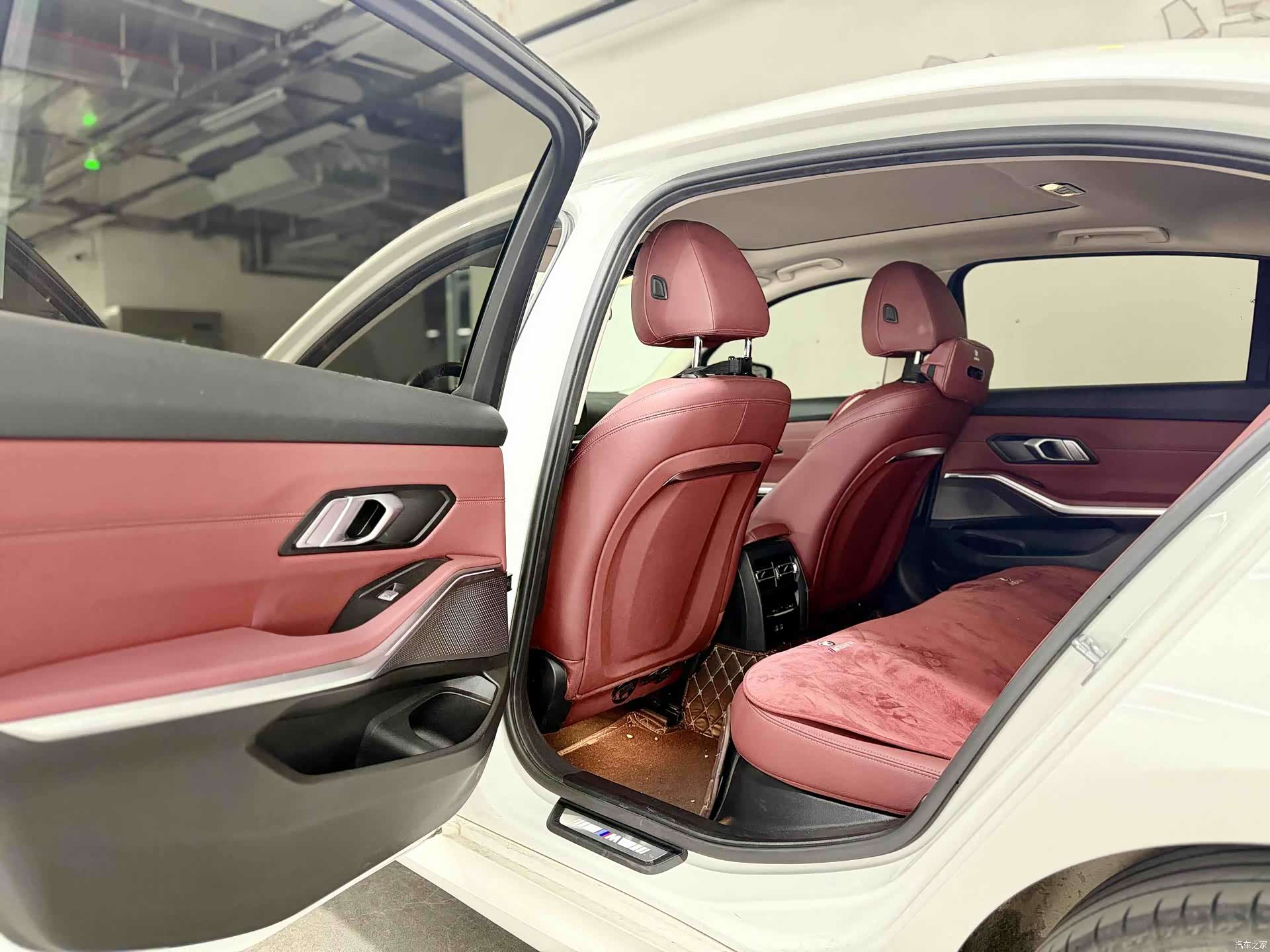 BMW 3 Series, 2024 7