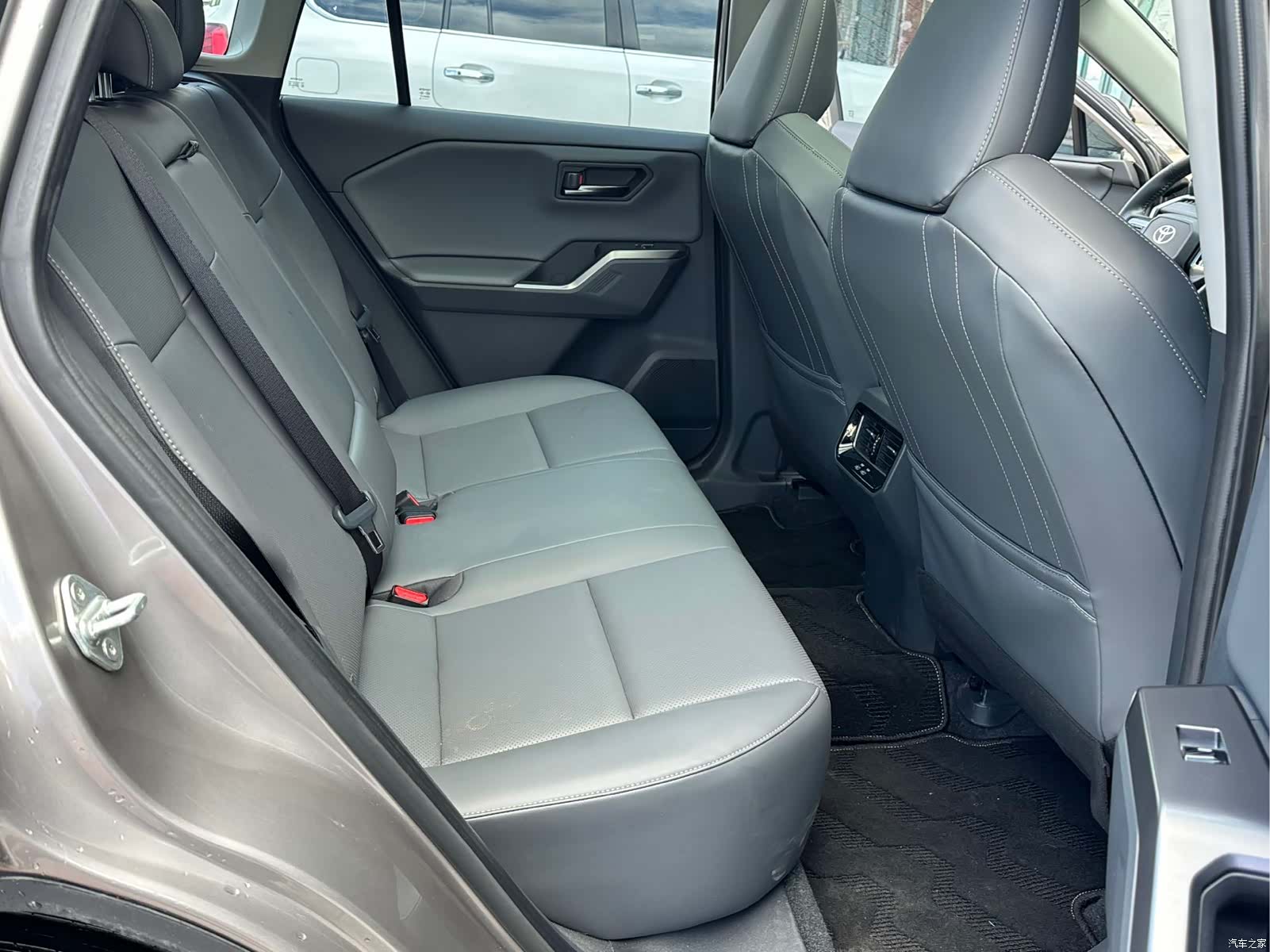 Toyota RAV4, 2026 22