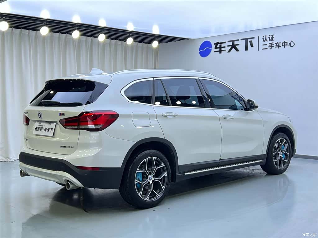 BMW X1, 2022 все фото