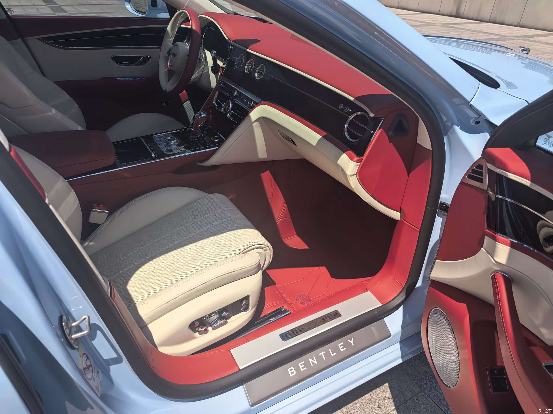 Bentley Flying Spur, 2023 16