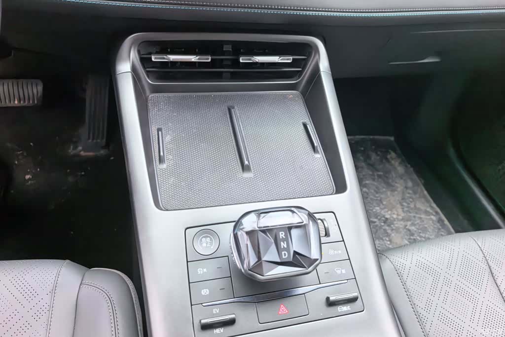 BYD Qin, 2025 16