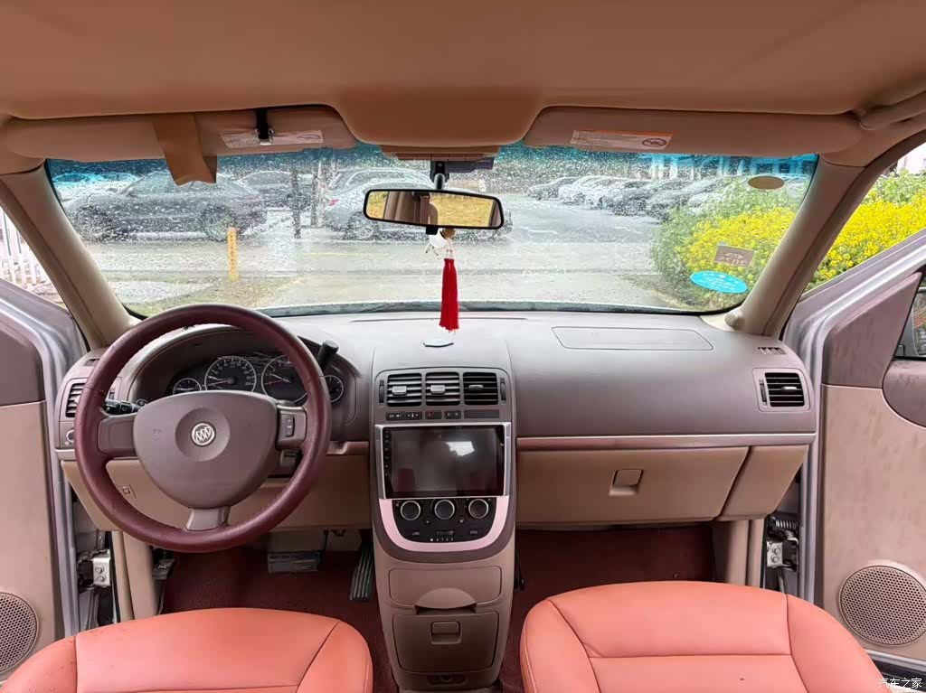 Buick GL8, 2013 4