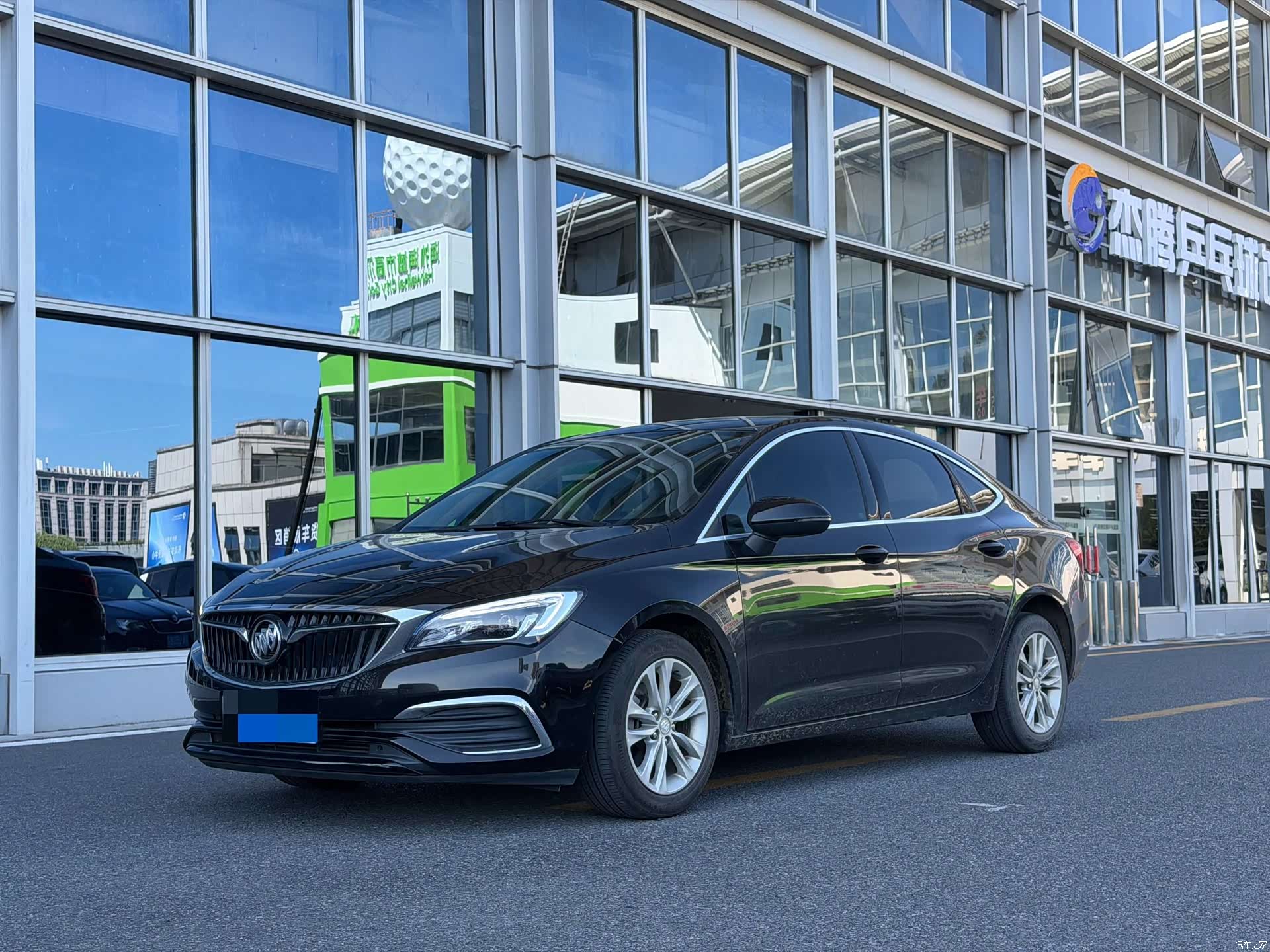 Buick Verano, 2018 1
