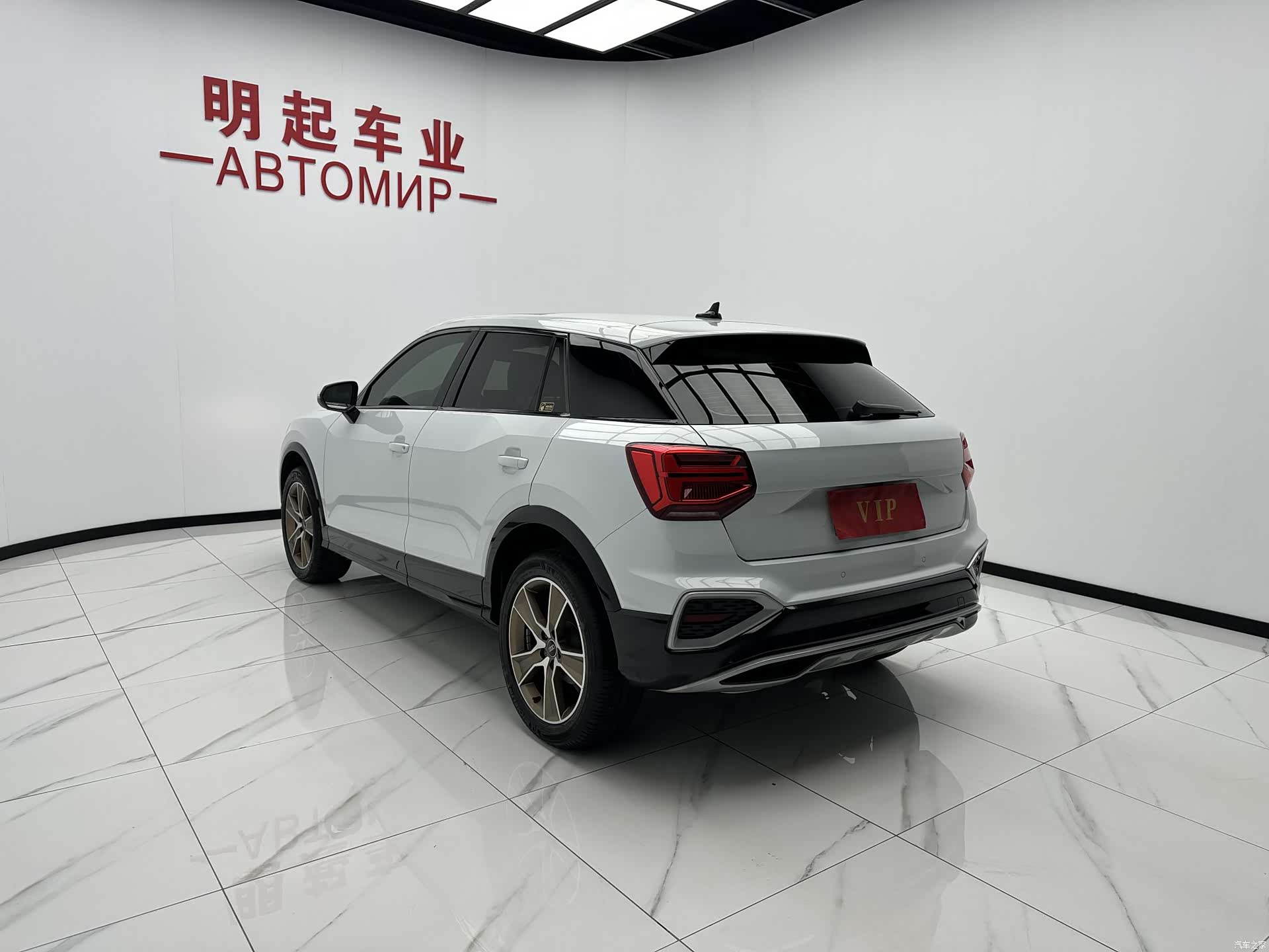Audi Q2L, 2023 8