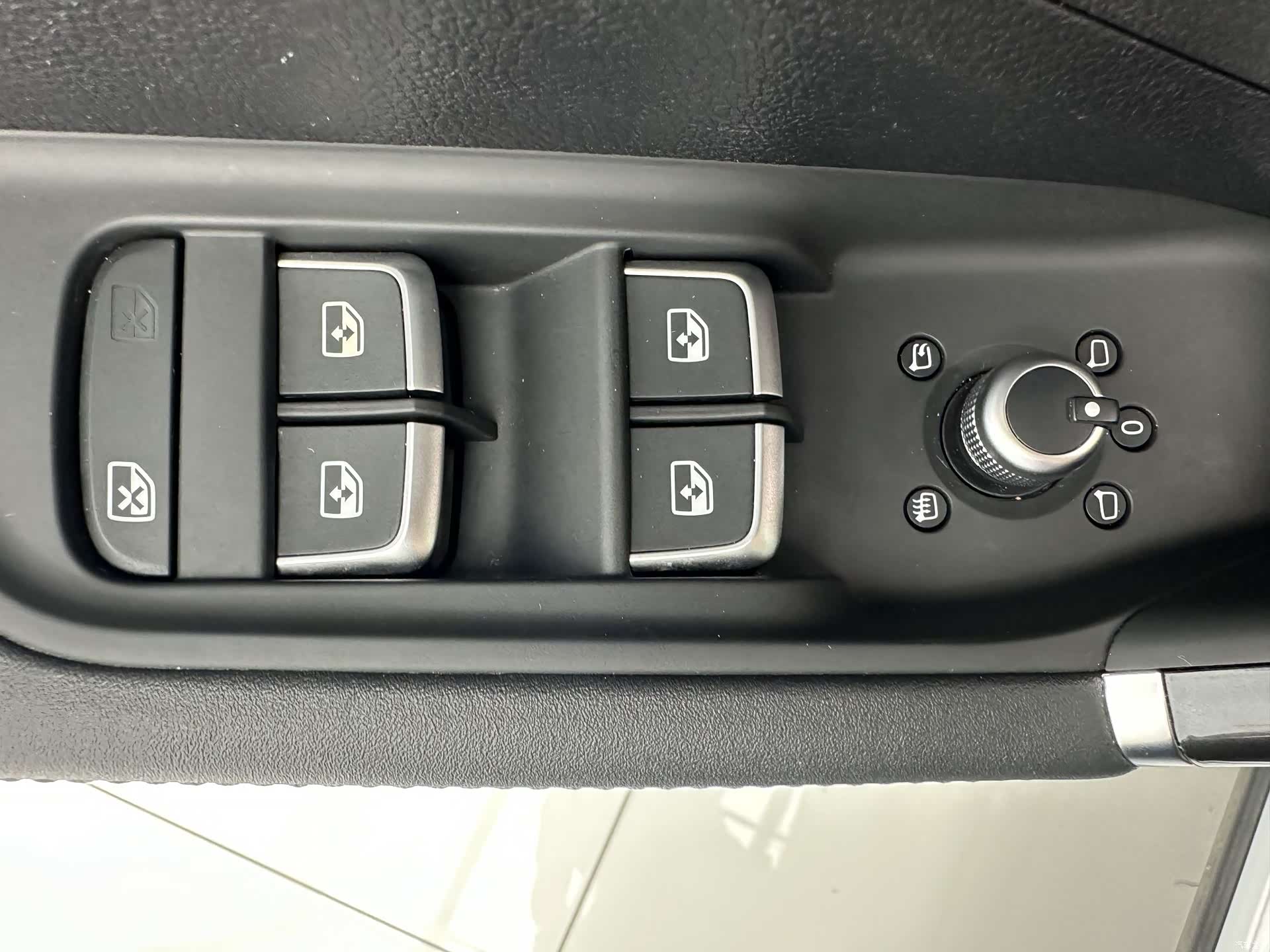 Audi Q2L, 2023 12