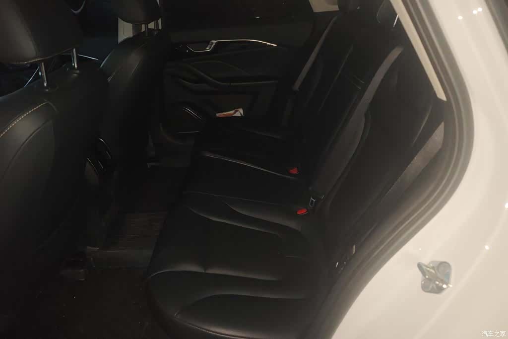 Bestune B70, 2022 11
