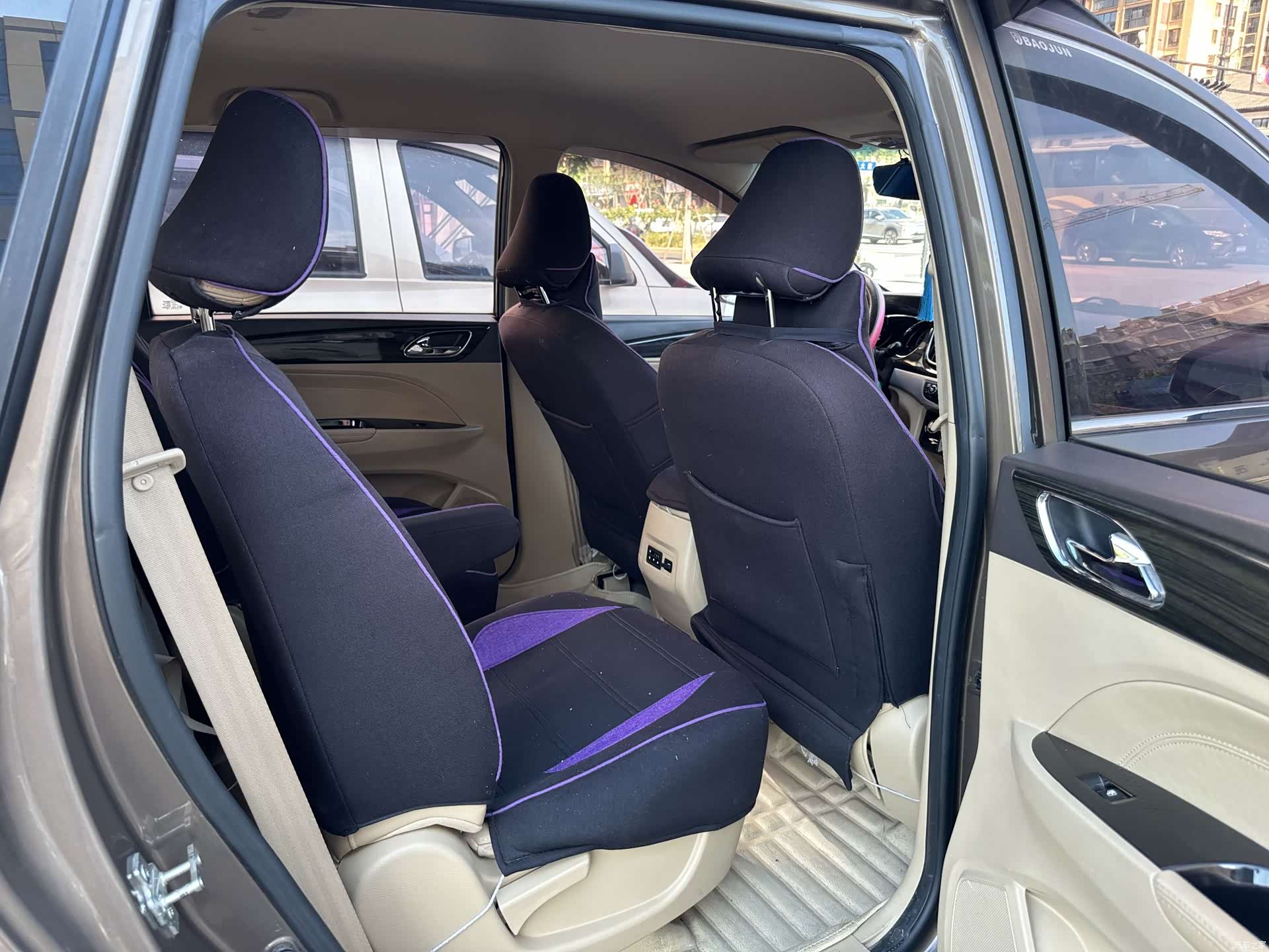Wuling 730, 2017 12