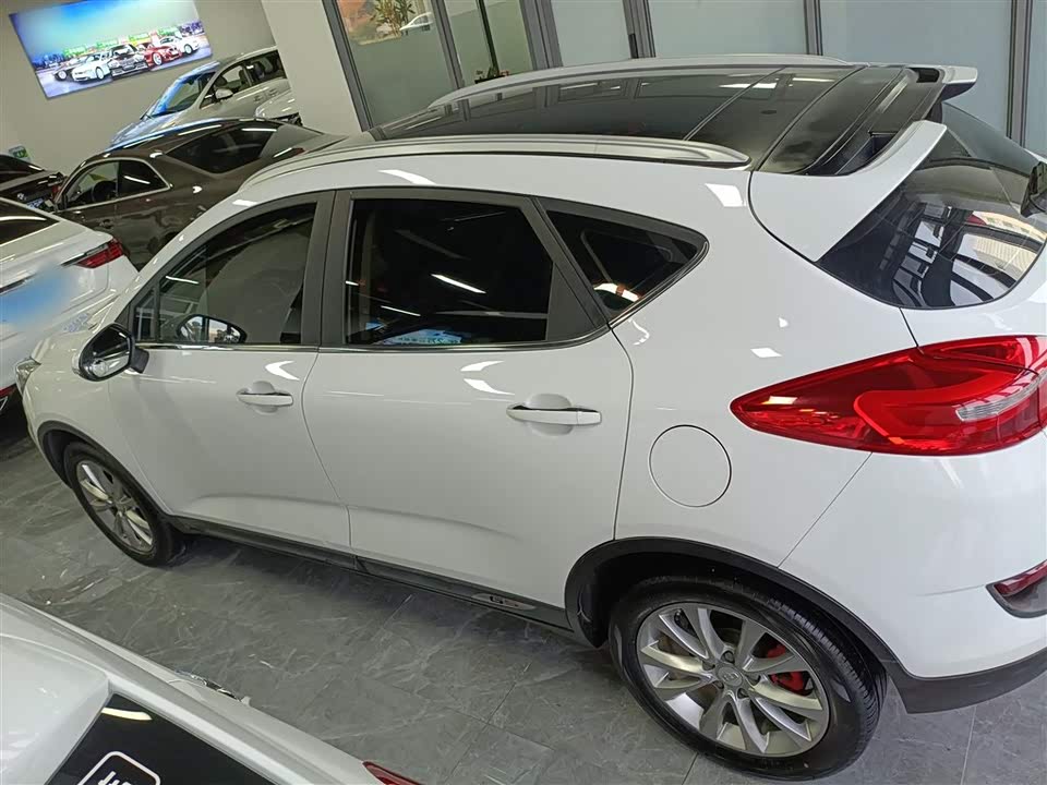 Geely Emgrand GS