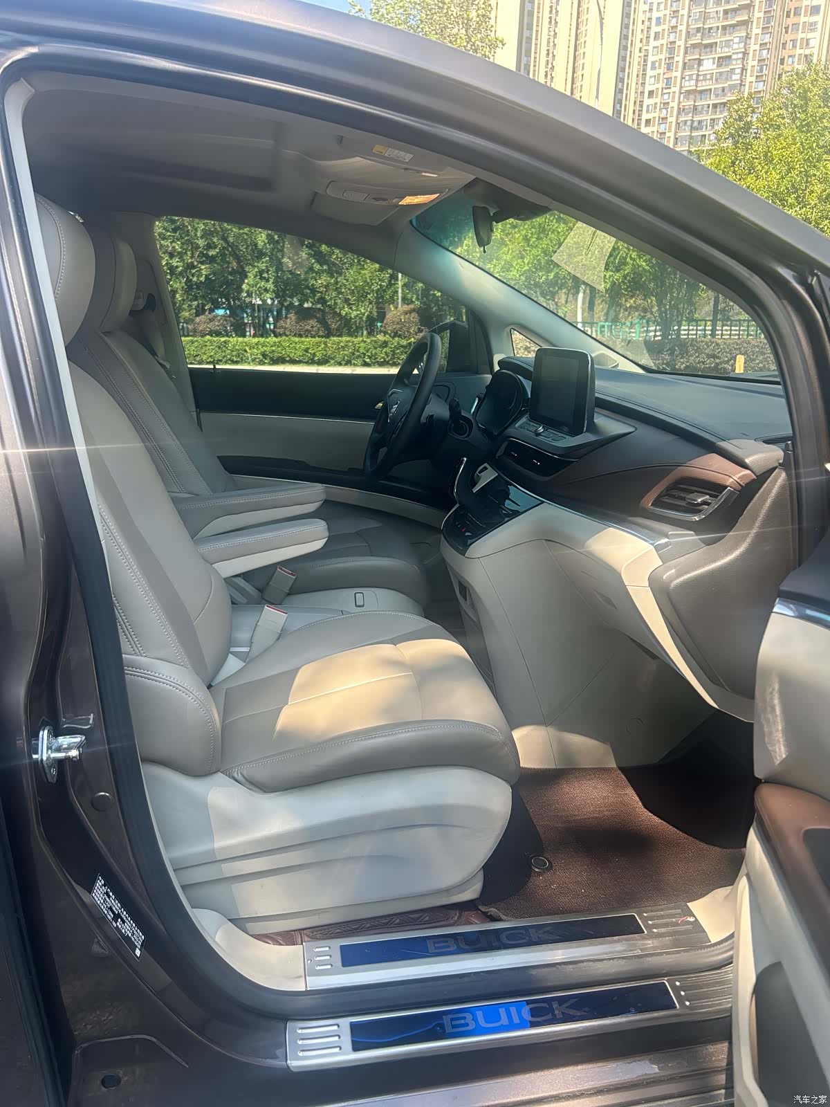 Buick GL8, 2023 9