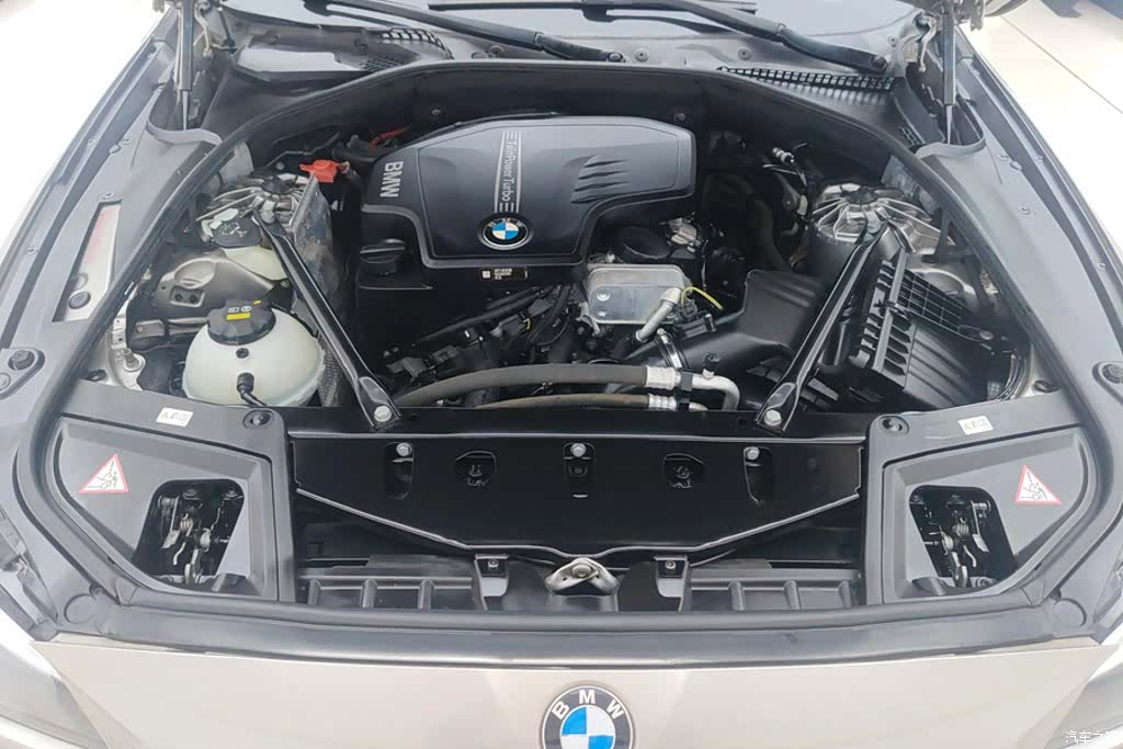BMW 5 Series, 2015 10