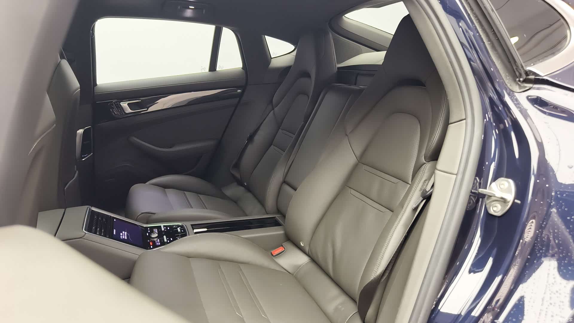 Porsche Panamera, 2017 12