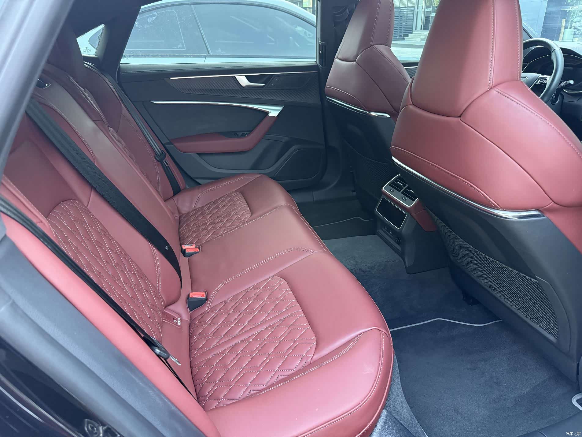 Audi A7L, 2023 13