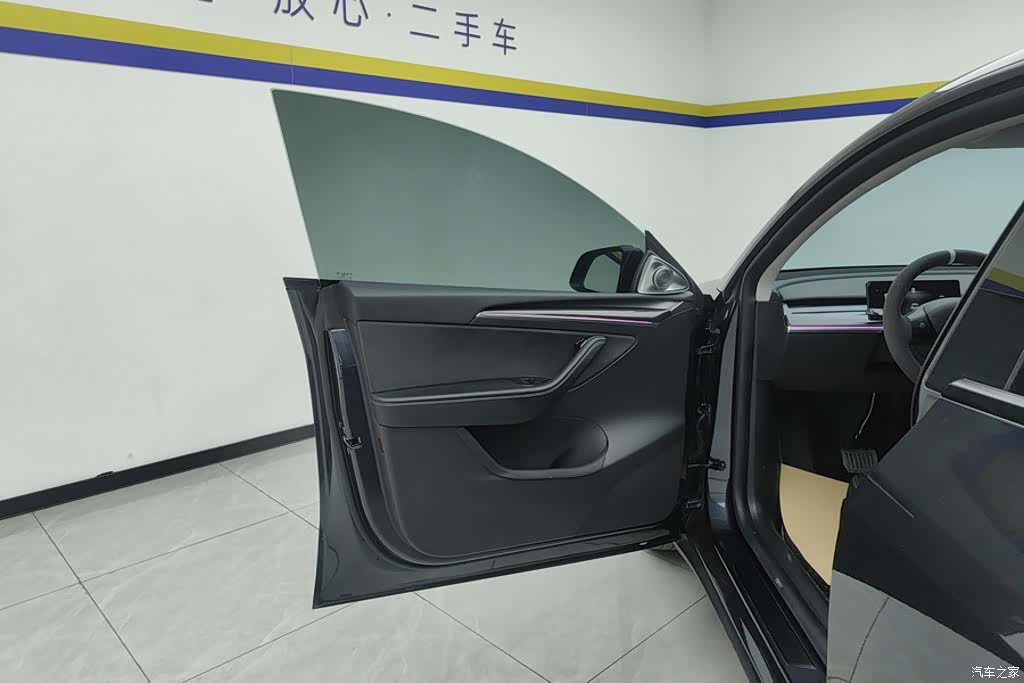 Tesla Model Y, 2024 7