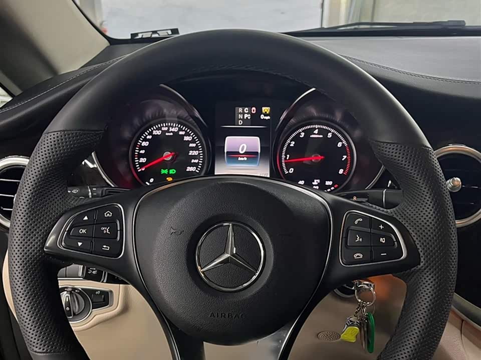 Mercedes-Benz V-class