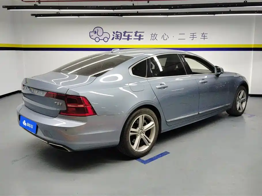 Volvo S90