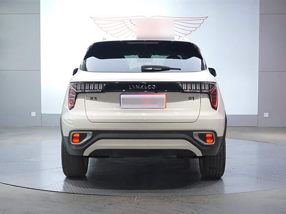 Lynk & Co 01