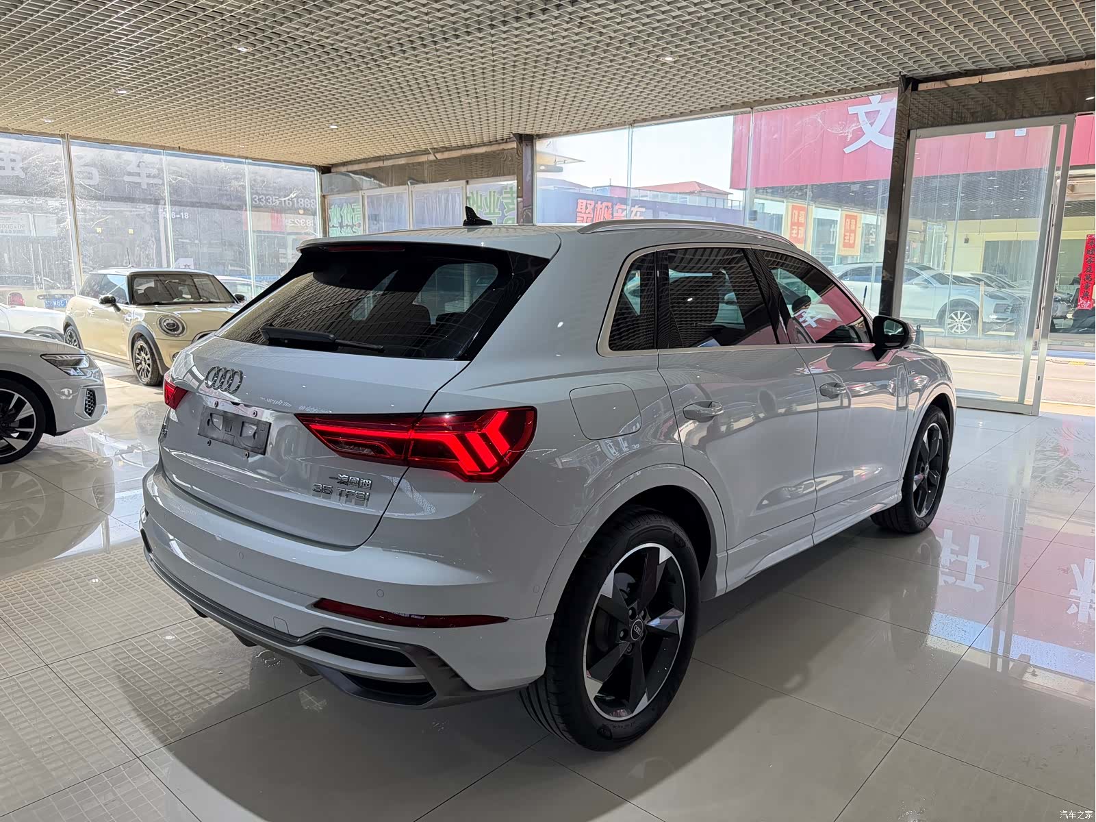 Audi Q3, 2022 4
