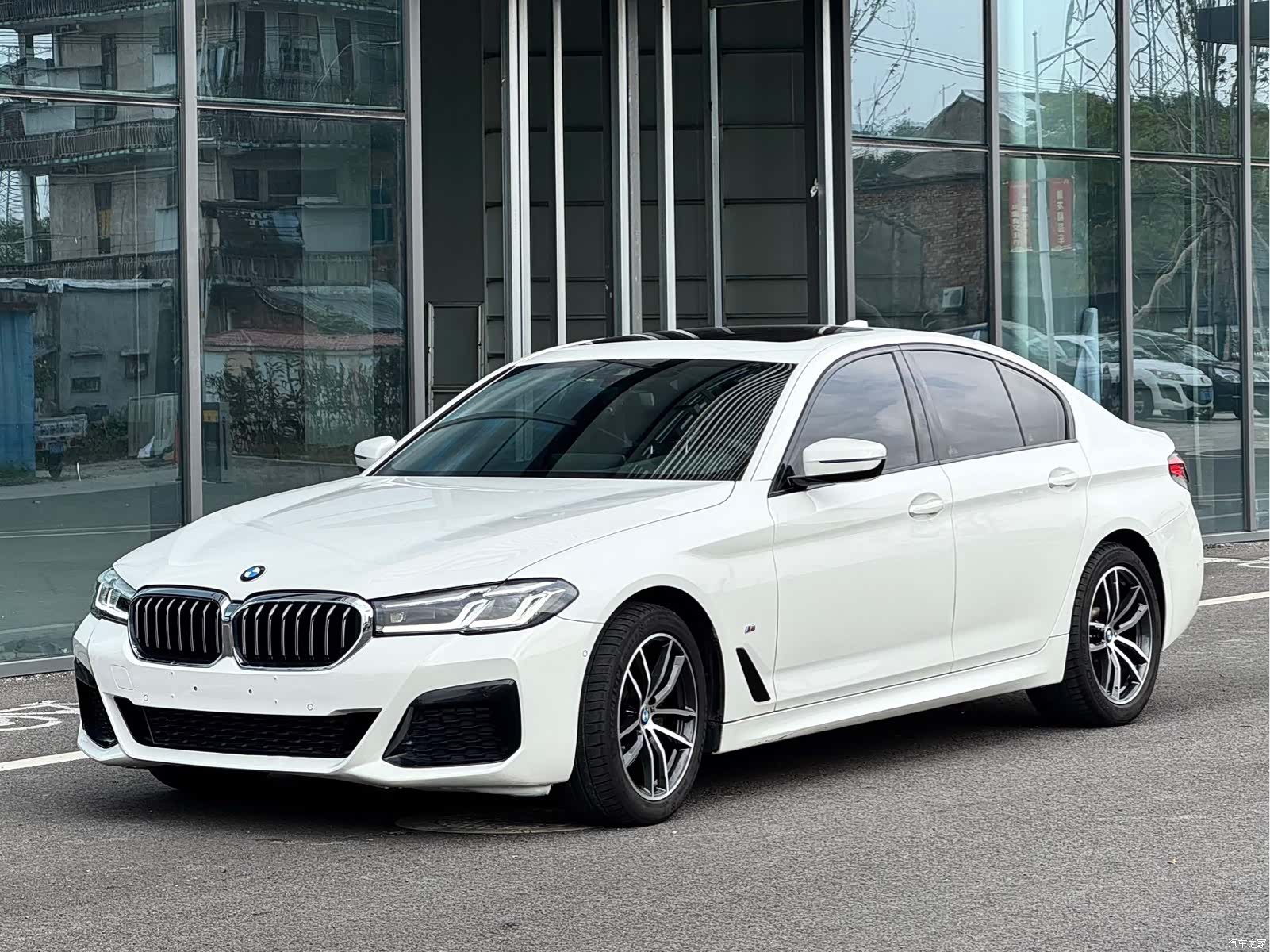 BMW 5 Series, 2021 1