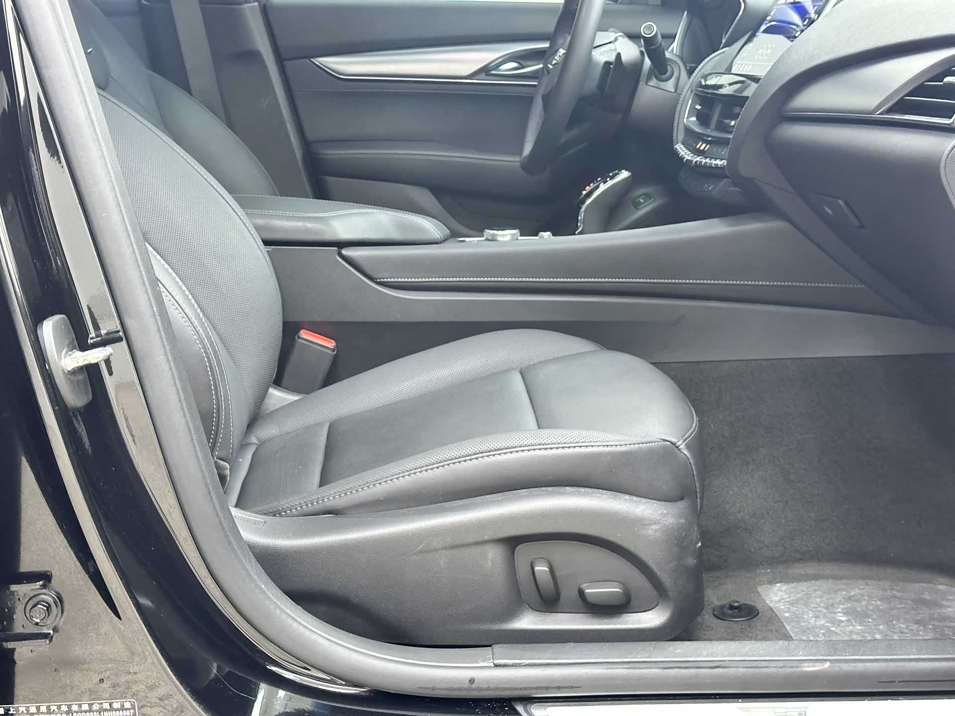Cadillac CT5, 2022 14