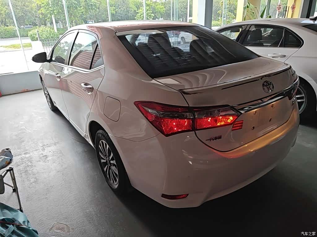 Toyota Corolla, 2018 все фото