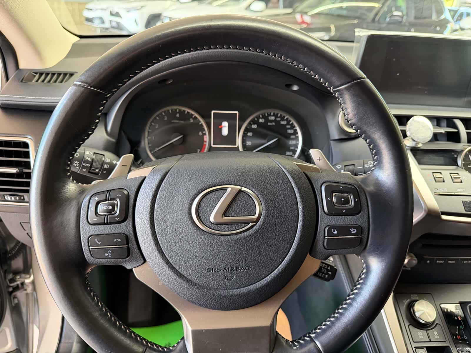 Lexus NX, 2021 9