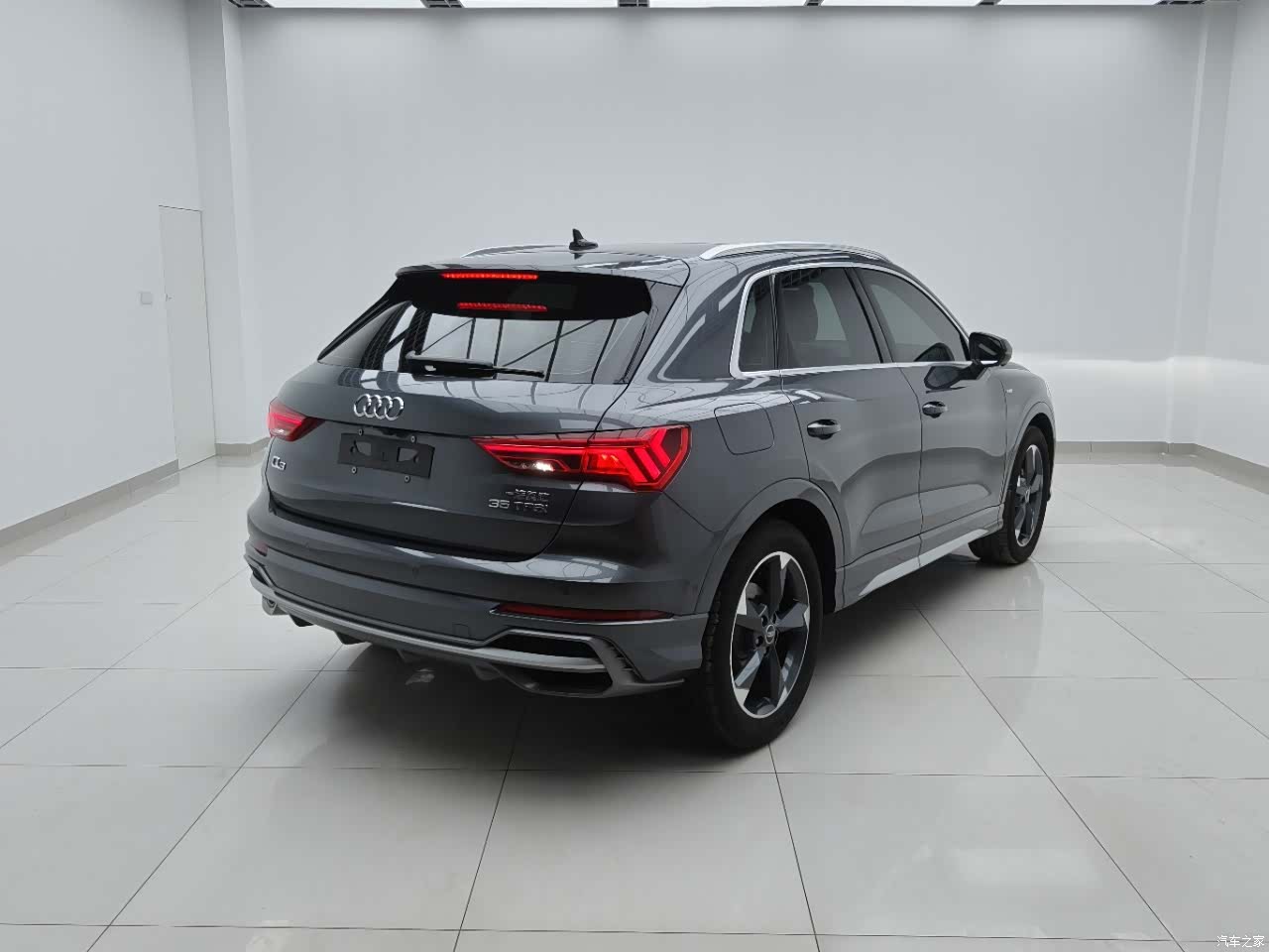 Audi Q3, 2022 все фото