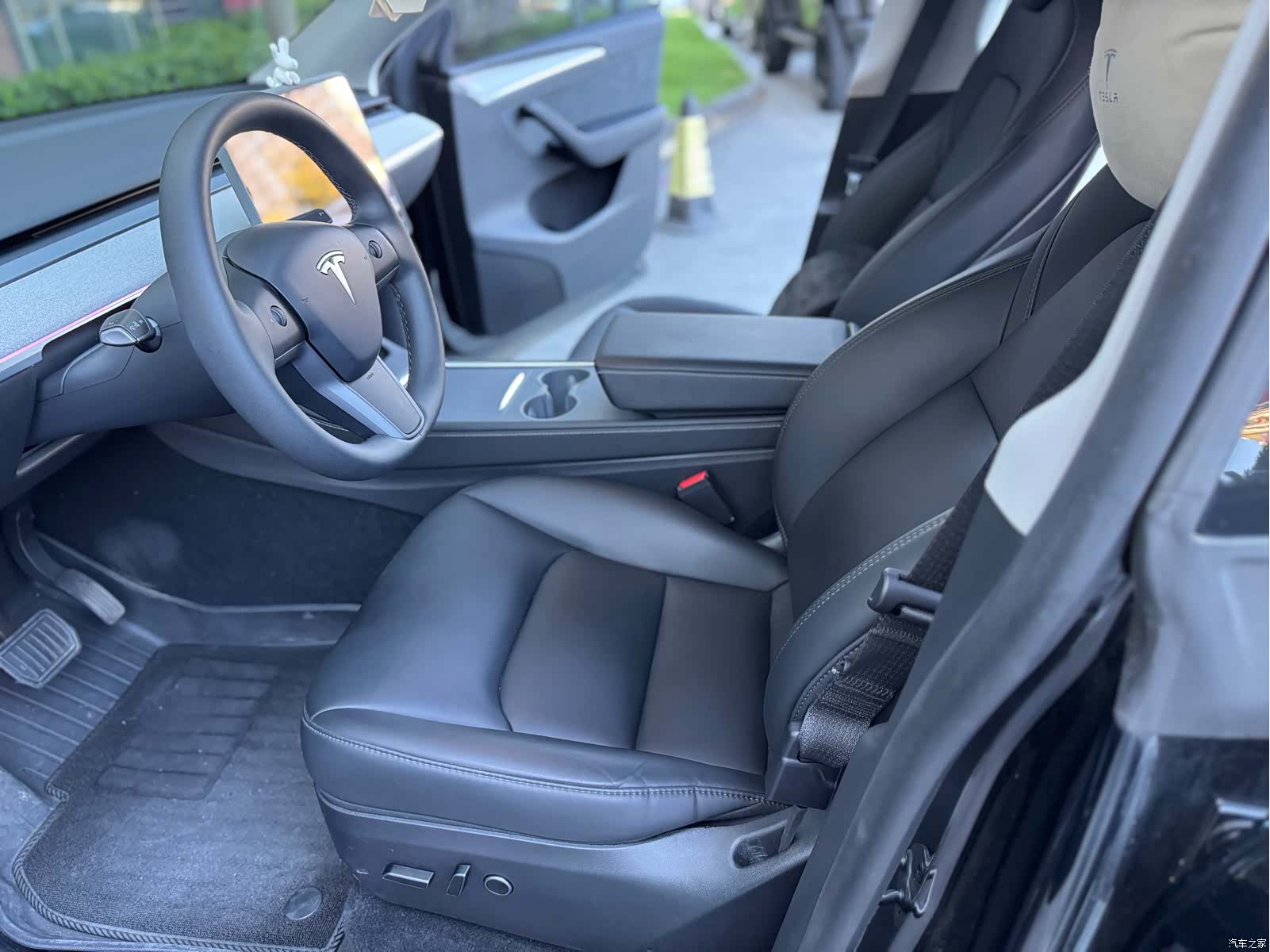Tesla Model Y, 2024 4