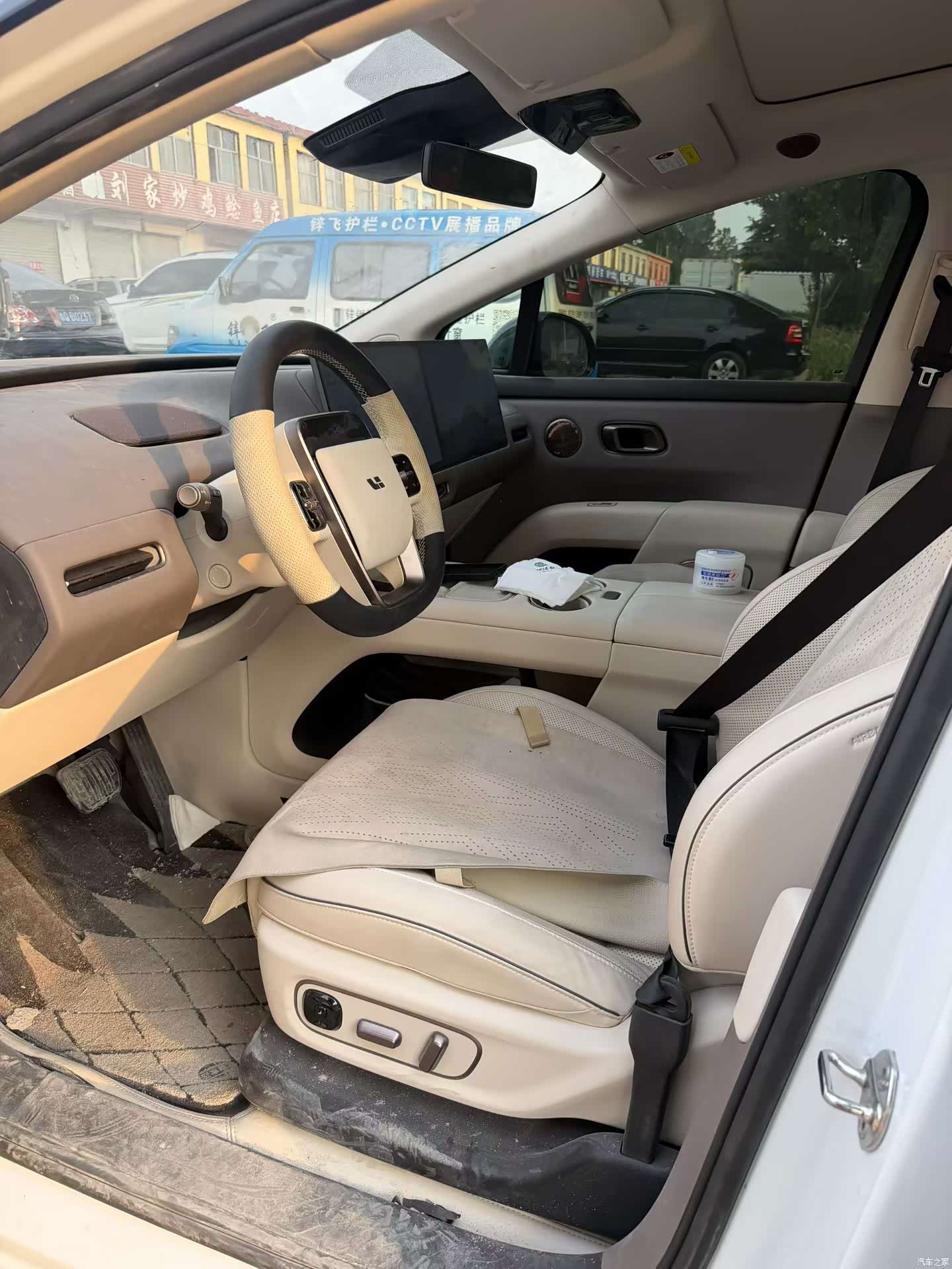 Li Auto i8, 2025 4