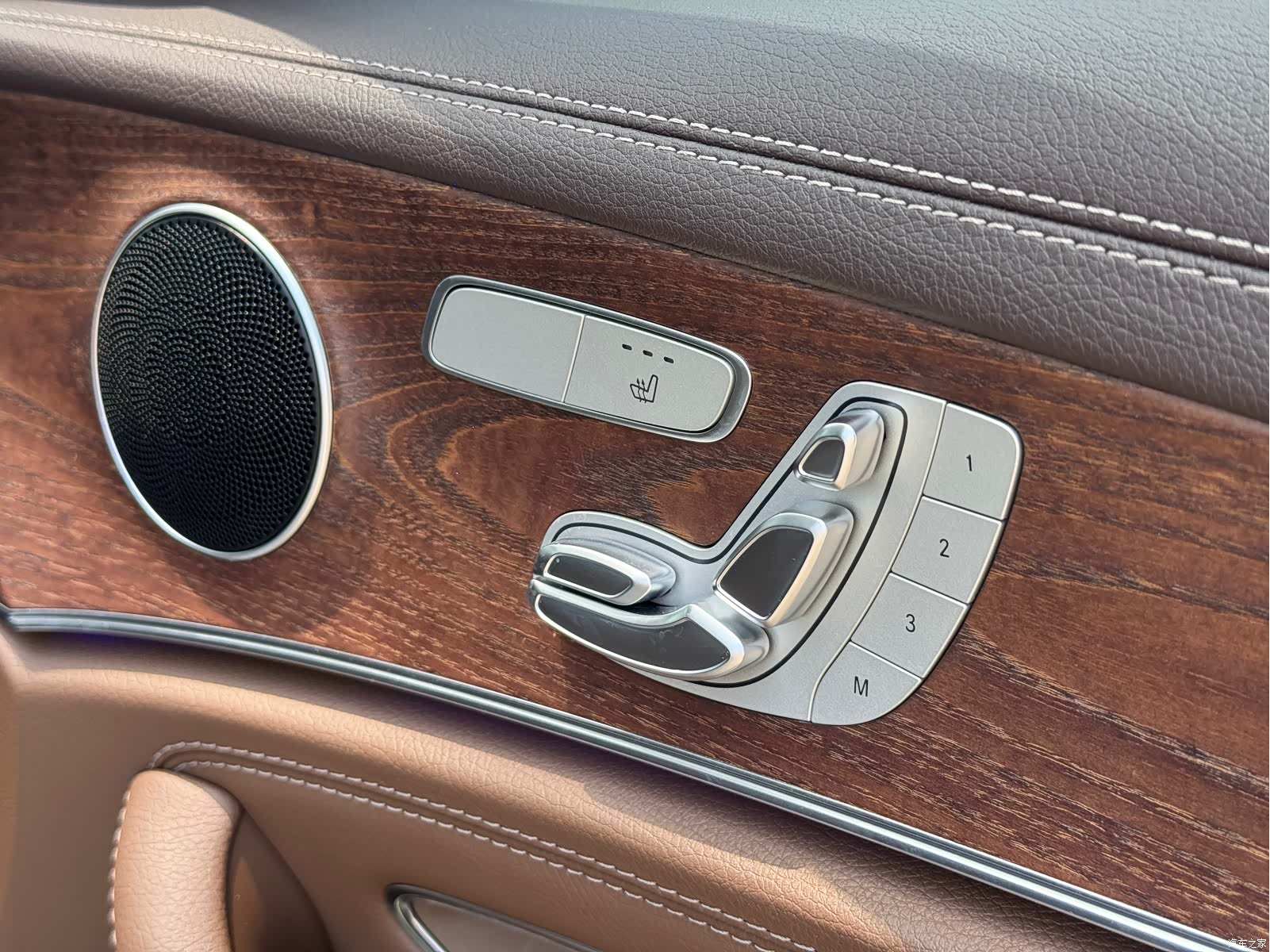 Mercedes-Benz E-Class, 2023 16
