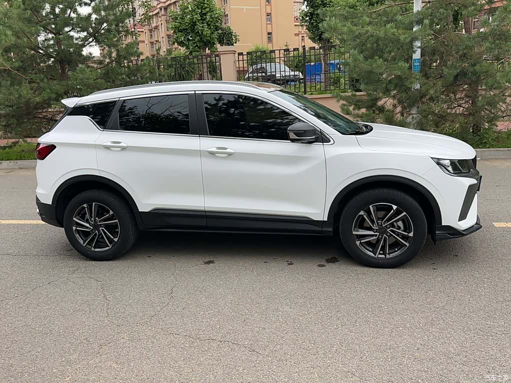 Geely Coolray, 2023 10